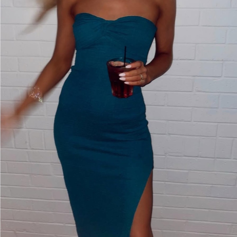 Elegant Teal Strapless Dress